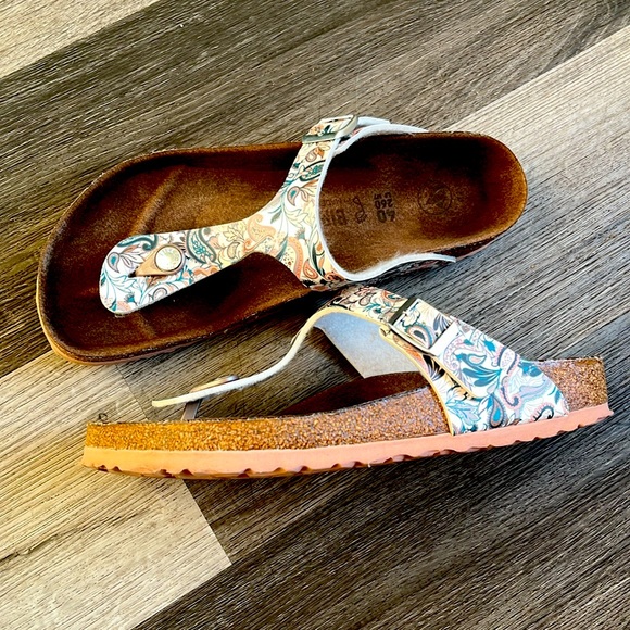 Cute Birchenstock Sandals - Picture 3 of 3